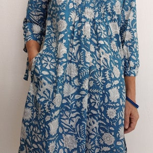 pleat tunic-dress in cotton, blue-white image 5
