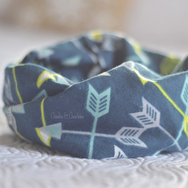 Baby scarf, Baby infinity scarf, Toddler Scarf, Infant Scarf Infinity Scarf, Children's Arrow Scarf, Flannel Infinity Scarf,  Blue and green