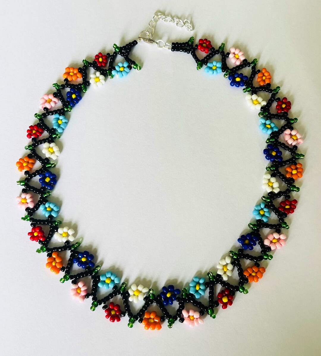 【VINTAGE HOLLYWOOD】Flutter Daisy Beads Necklace_2478NE073M Vintage Hollywood] Flutter Daisy Necklace (2 colors