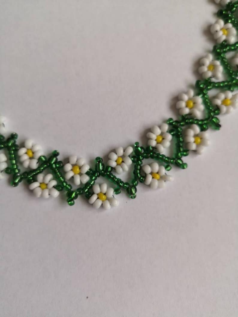 Floral FLOWER daisy seed BEAD necklace weave white green BOHO 16-18 glass beaded
