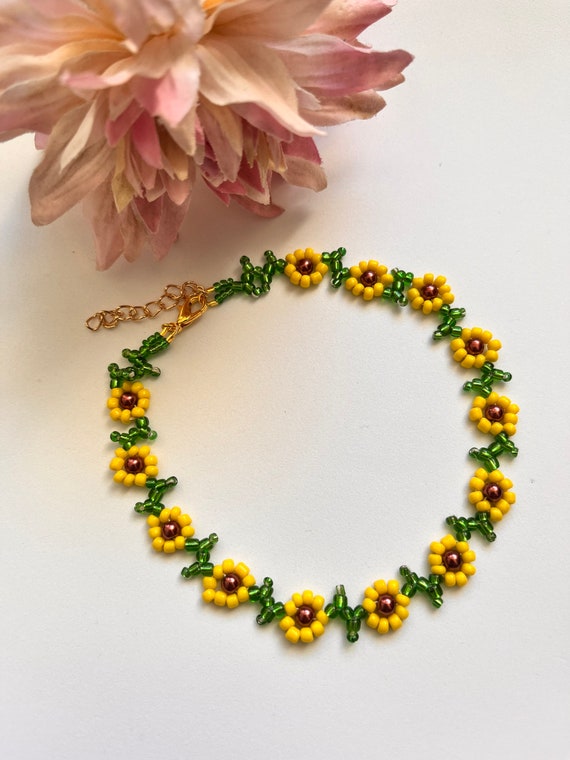 Sunflower Seed Bead Choker Necklace Yellow Green Glass Womens Boho