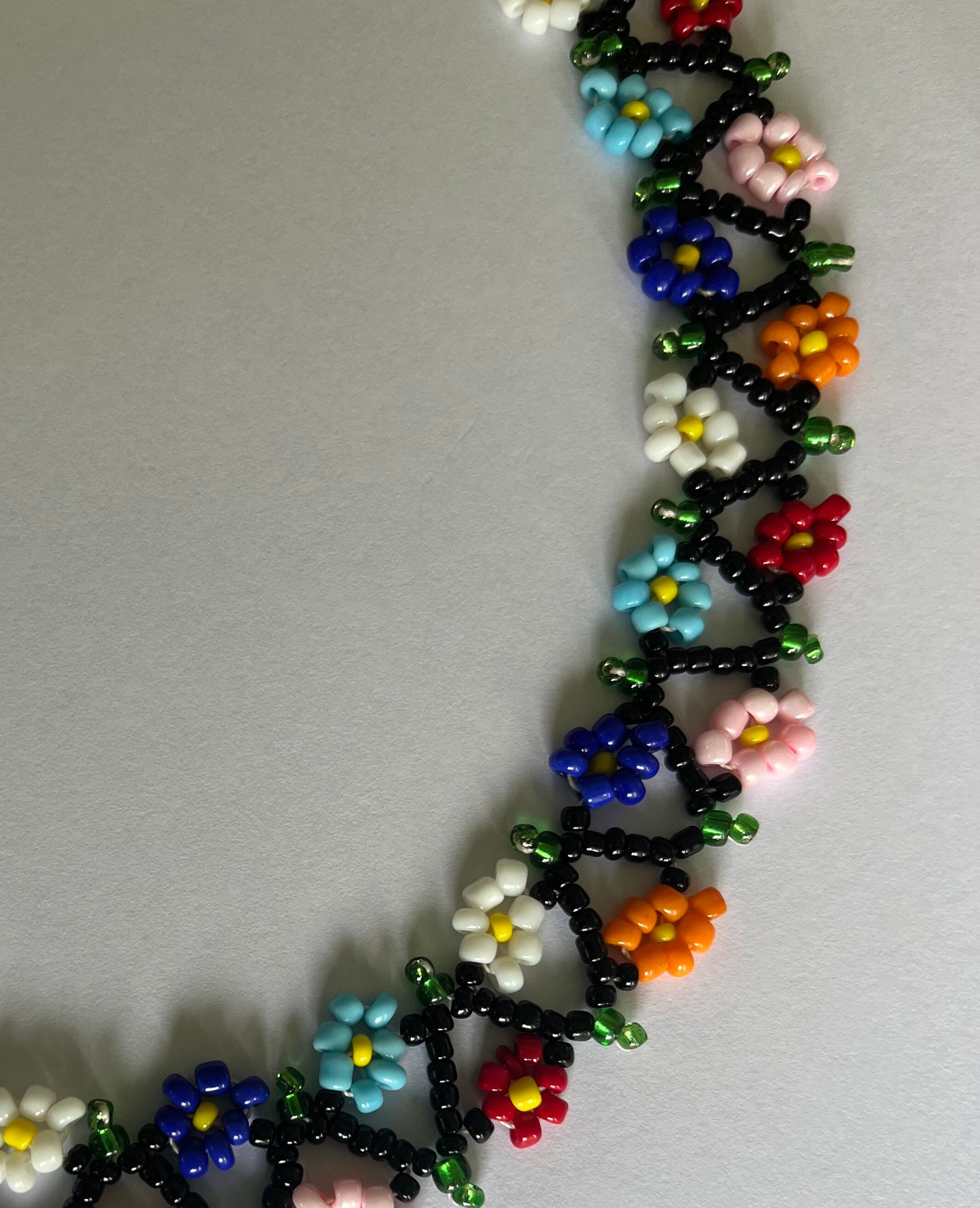 Black Strand Floral FLOWER Daisy Seed BEAD Necklace Weave