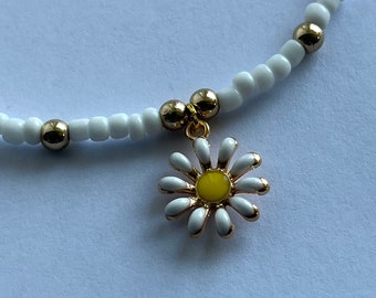 Daisy pendant bead necklace white seed beaded strand boho womens flower jewellery