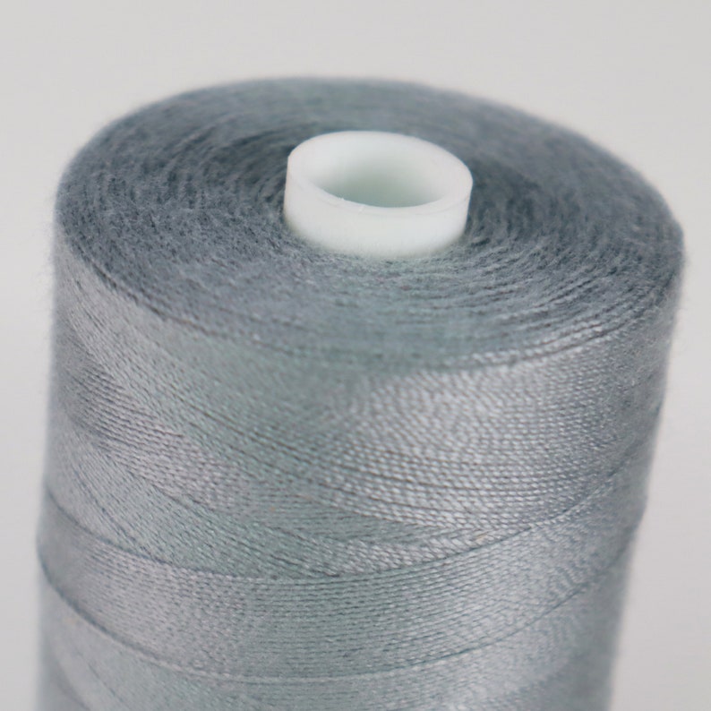 Bead crochet thread for 15/0 seed beads, Gray color, 1000m spool, 50 weight thread, Thin delicate bead crochet yarn, Non-slip image 4