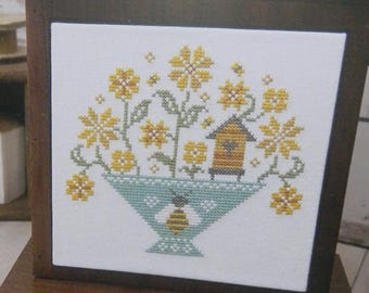 Honey Bee Basket by Primroses Cottage