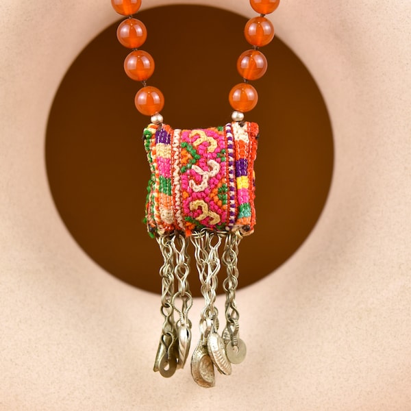 Collier ethnique coloré - Collier long - Collier bohème - Bijoux Boho - Collier en tissu thaïlandais - Cadeaux pour elle - Bijoux ethniques