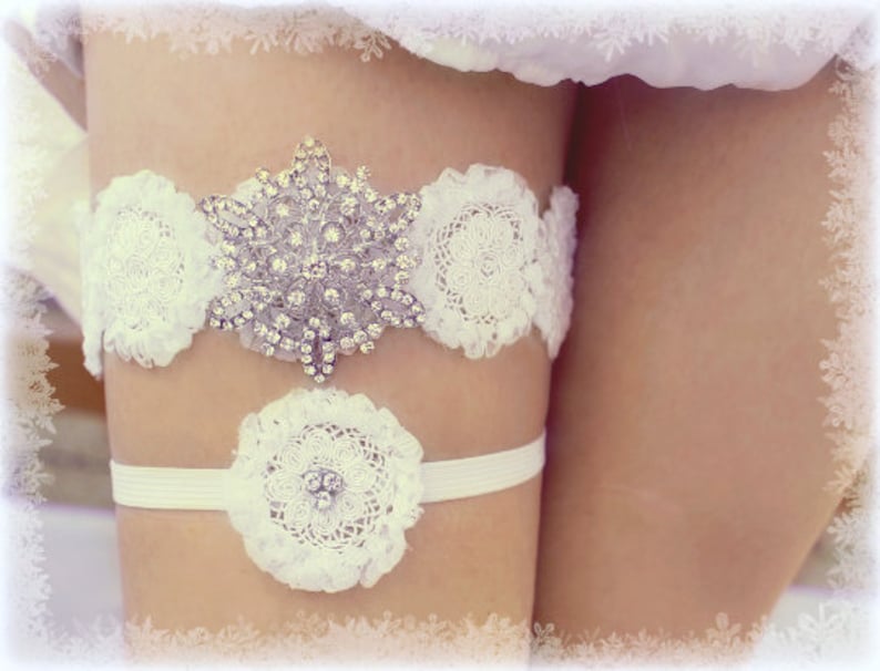 NOEL Winter Wedding Garter White Garter Winter Wonderland Wedding Garter Beautiful Lace Garder Snowflake Wedding Snowflake Garter Set