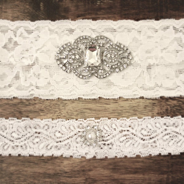 Wedding Garter Set w/ Rhinestone Brooch, Stretch lace garter for wedding, Ivory vintage wedding garder accessory Crystal Silver Bling garter
