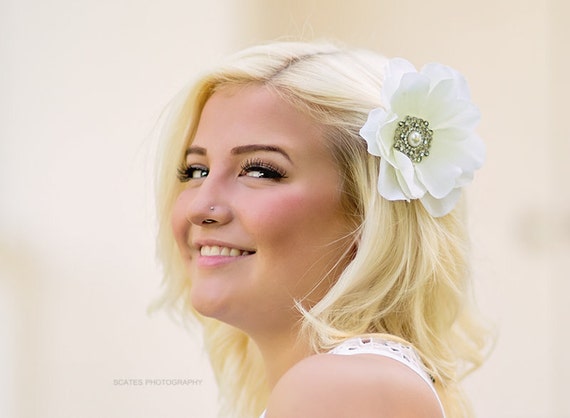 Wedding Hair Flower Accessory, Pearl and Rhinestone White  display picture 1