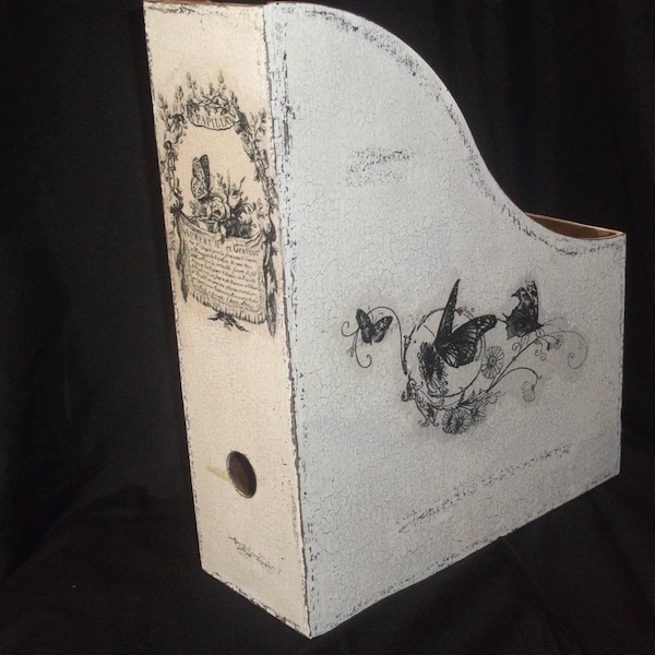 Shabby style magazine holder