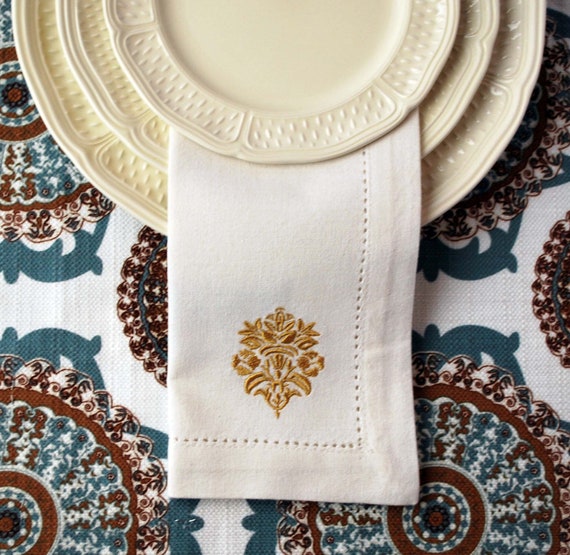 Items similar to Set of 4 Custom Decorative Embroidered Napkins on Etsy