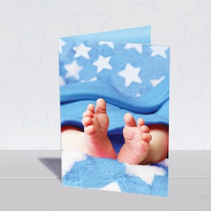 Nouvelle carte bébé garçon | pieds de bébé | carte nouveau-né bleu | jolie carte pour bébé | carte d'arrivée | petits orteils pieds | fêter la naissance | baby shower | bienvenue