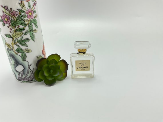 ∘₊✧──Vintage Mini Chanel Perfume──✧₊∘, Gallery posted by G A B R I E L A