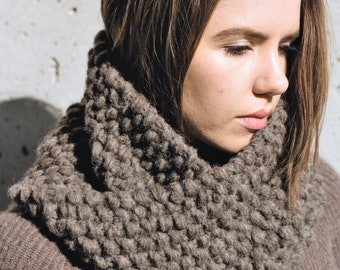 Chunky wool knit infinity cowl, great gift for her made from natural fibers, wool scarf