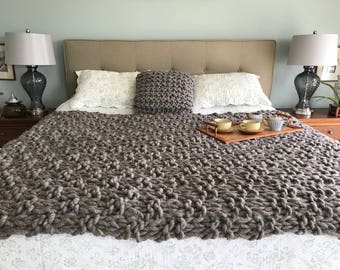 Large Wool Blanket is a beautiful, hand spun and chunky knit with natural undyed Canadian 100% wool
