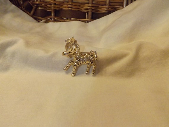 Sarah Coventry Zebra Pin 6229    Vintage, Animal - image 1