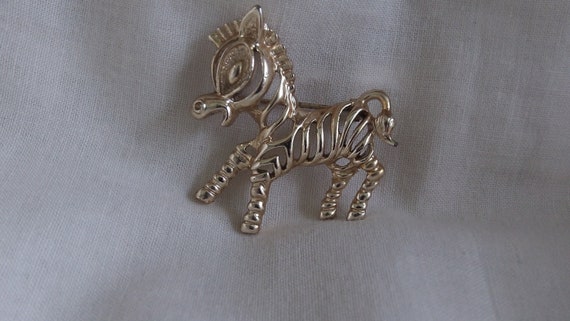 Sarah Coventry Zebra Pin 6229    Vintage, Animal - image 3