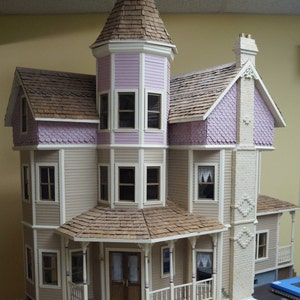 MAKE OFFER: Victorian Style Large 9 Room Dollhouse; Pick up only
