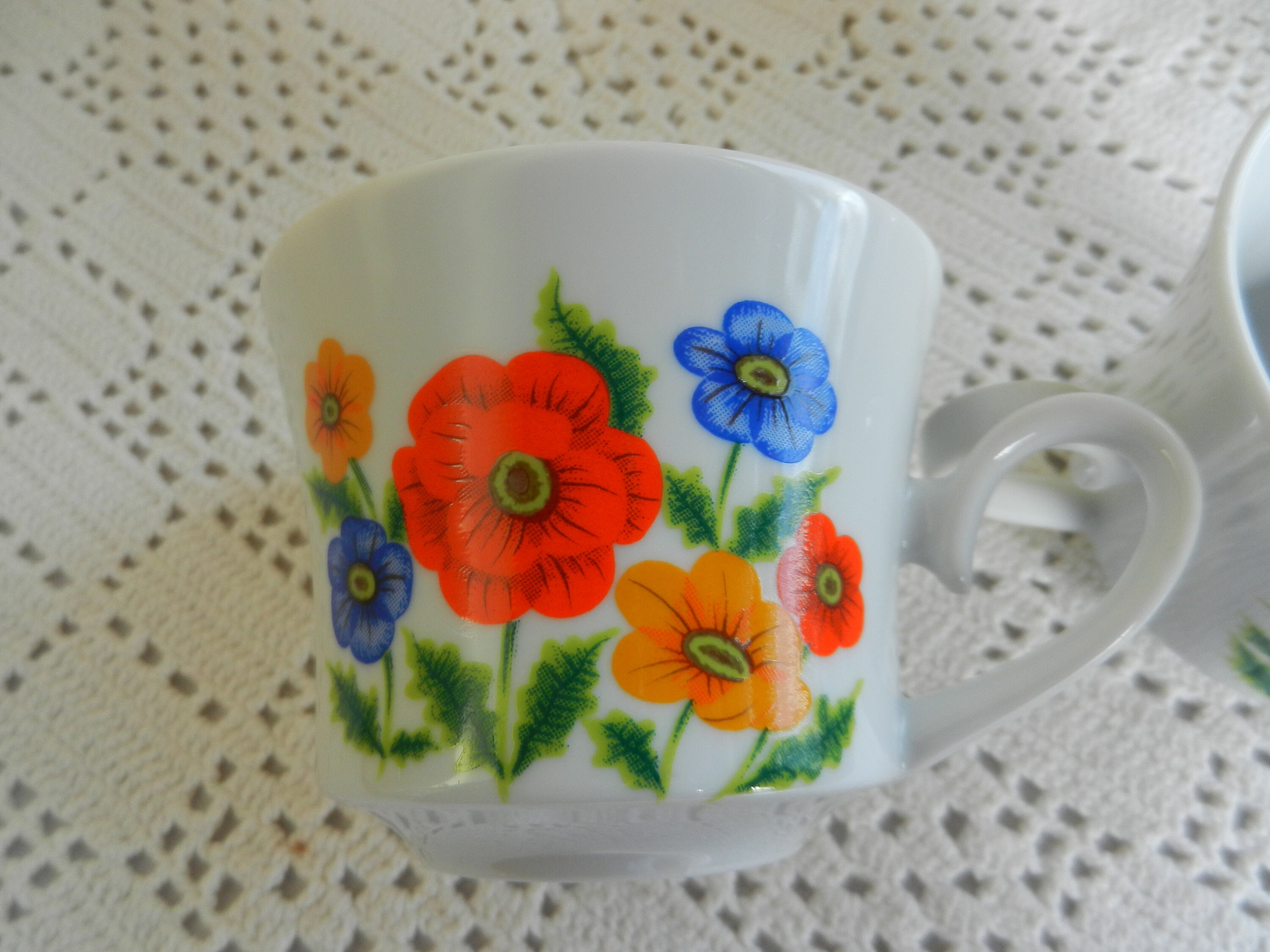 Fine China Teacups, conjunto de dos 2 Patrón Jardin Jacqueline