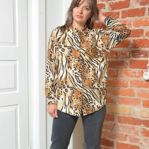 Vintage 90s Animal Print Button-Up Shirt – Size Medium, Leopard & Tiger Pattern