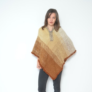 Woll Cape Poncho / Vintage 90er Jahre Folk Style Skandinavische fuzzy Color Blocking mit Quasten Größe Klein/Medium Bild 1