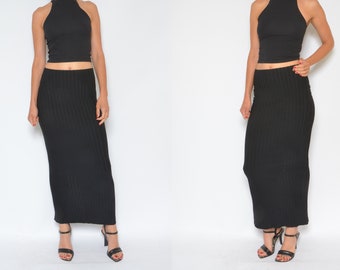 tight long black skirt