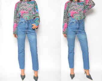 Vintage 90s High Waisted Jeans: Blue Denim Tapered Leg Mom Jeans - Small