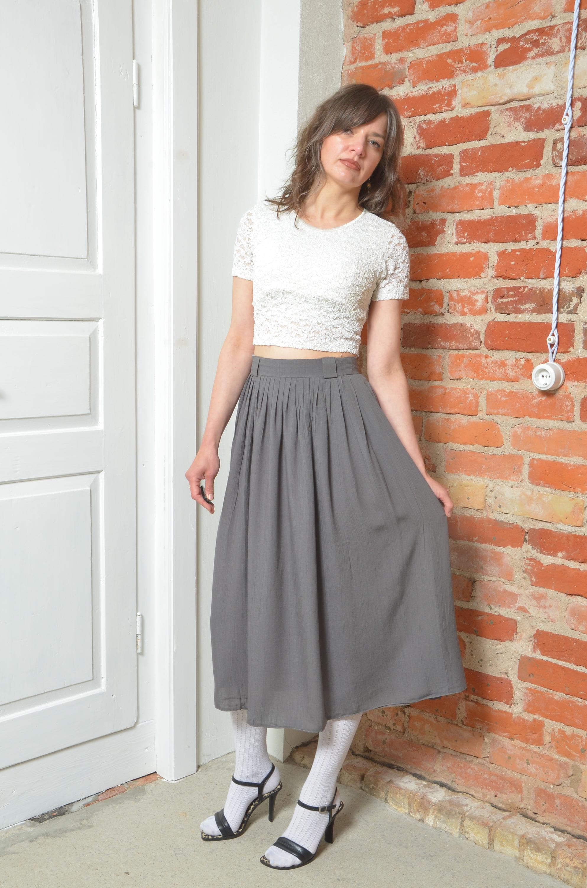 スカート VIAVANDA PLEATED MIDI SKIRT / GRAY Vintage High Waist Pleated Midi Skirt – Solid Gray Flowy A-line