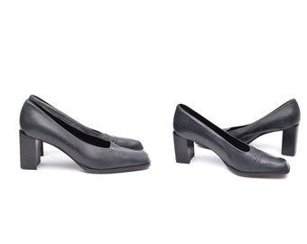 Vintage 90's Navy Blue Real Leather Heels Pumps