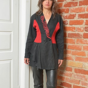 Vintage 90s Black and Red Linen-Cotton Jacket with Embroidery – Size Small, Asymmetrical Pleated Design