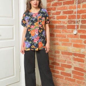Vintage 90s Floral Button-Up Blouse – Loose Fit Short Sleeve Shirt – Size Medium