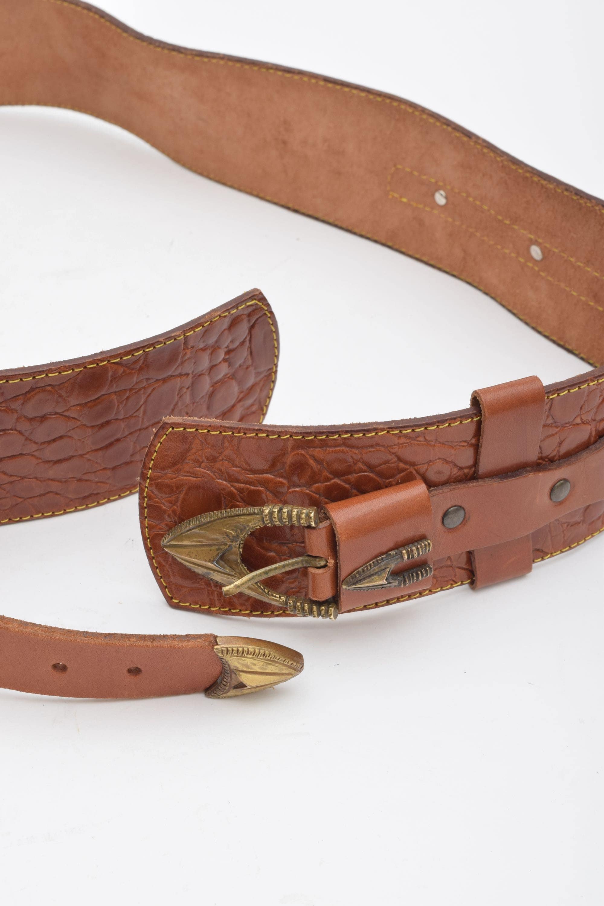 Vintage 90s Wide Brown Leather Western Belt: Arrow Brass  display picture 1
