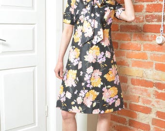 Vintage 70s Floral Dress Small Bow Neck Midi Black Pink
