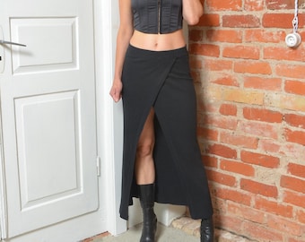 Vintage S.Oliver Black Ribbed Knit Maxi Skirt with High Side Slit – Size M