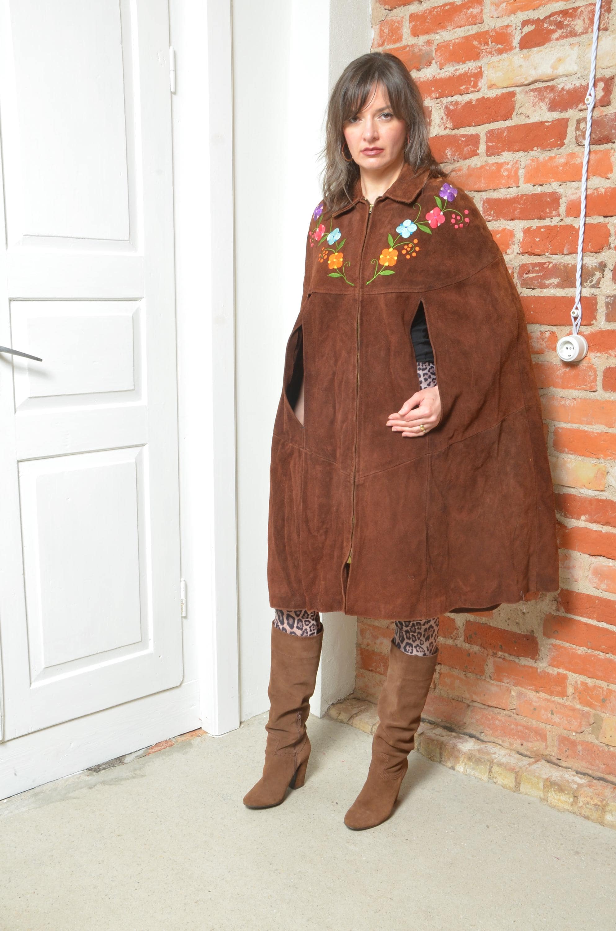 ジャケット・アウター 70s Flower embroidery suede poncho 70s Flower embroidery suede poncho