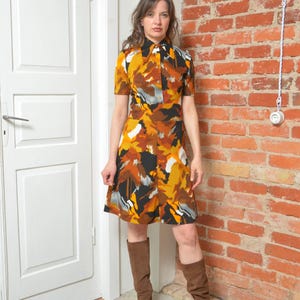 Vintage 70&#39;s Abstract Print Pointy Collar  Dress - Size Small