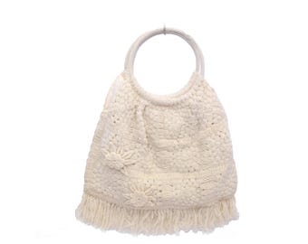 Vintage Crochet Boho Bag: 70s Style Cream Handbag with Fringe