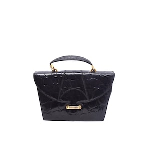 Vintage 80&#39;s Black Patent Leather Reptile Texture Handbag with Gold Details Unique Clasp