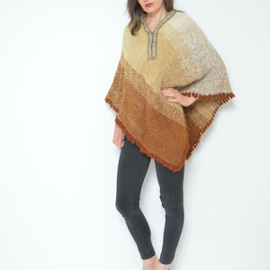 Woll Cape Poncho / Vintage 90er Jahre Folk Style Skandinavische fuzzy Color Blocking mit Quasten Größe Klein/Medium Bild 6