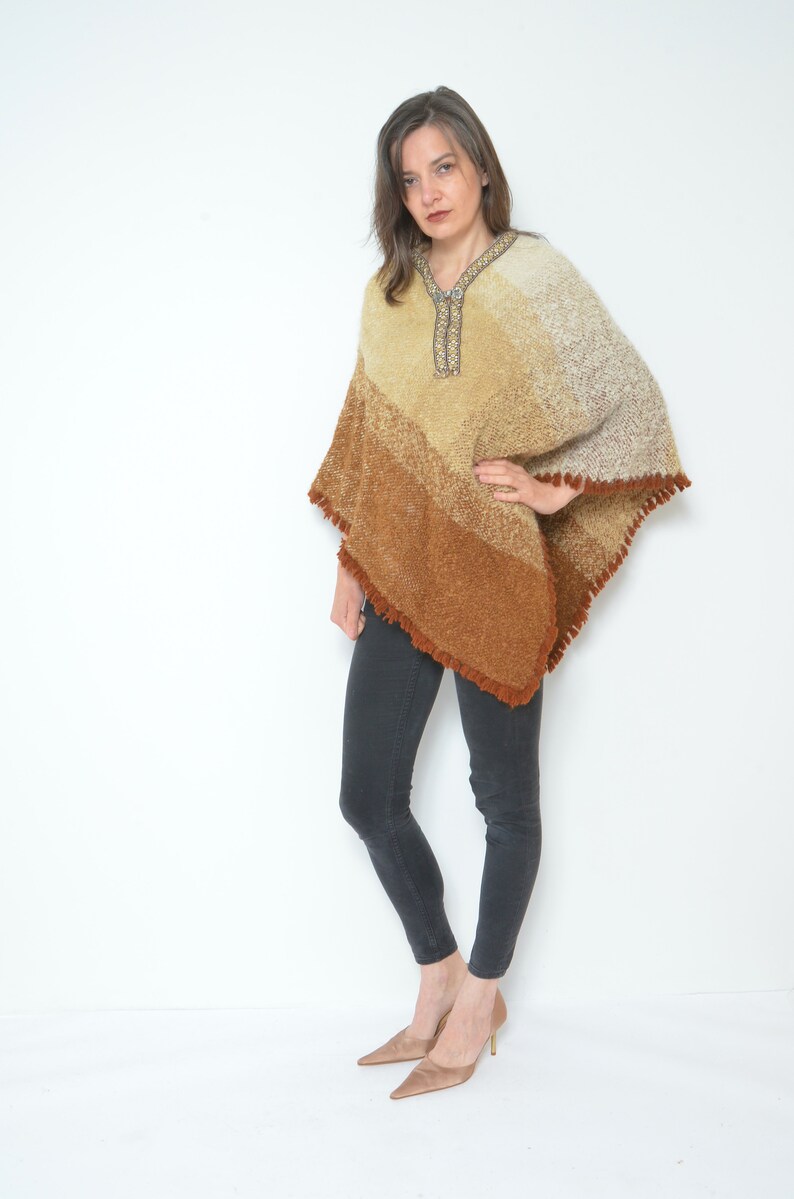 Woll Cape Poncho / Vintage 90er Jahre Folk Style Skandinavische fuzzy Color Blocking mit Quasten Größe Klein/Medium Bild 6