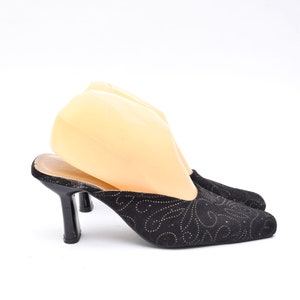 Vintage 90&#39;s Black Fabric Pumps with Gold Thread Design and Curvy Heels