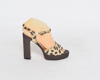 Vintage 90&#39;s Chunky Heel Platform Brown Leoard Print Sandals