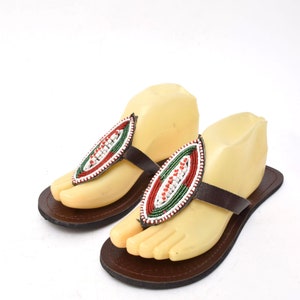 Vintage 90s Brown Real Leather and Beads Folk Indigenous Style Sandal Flip Flops Thongs