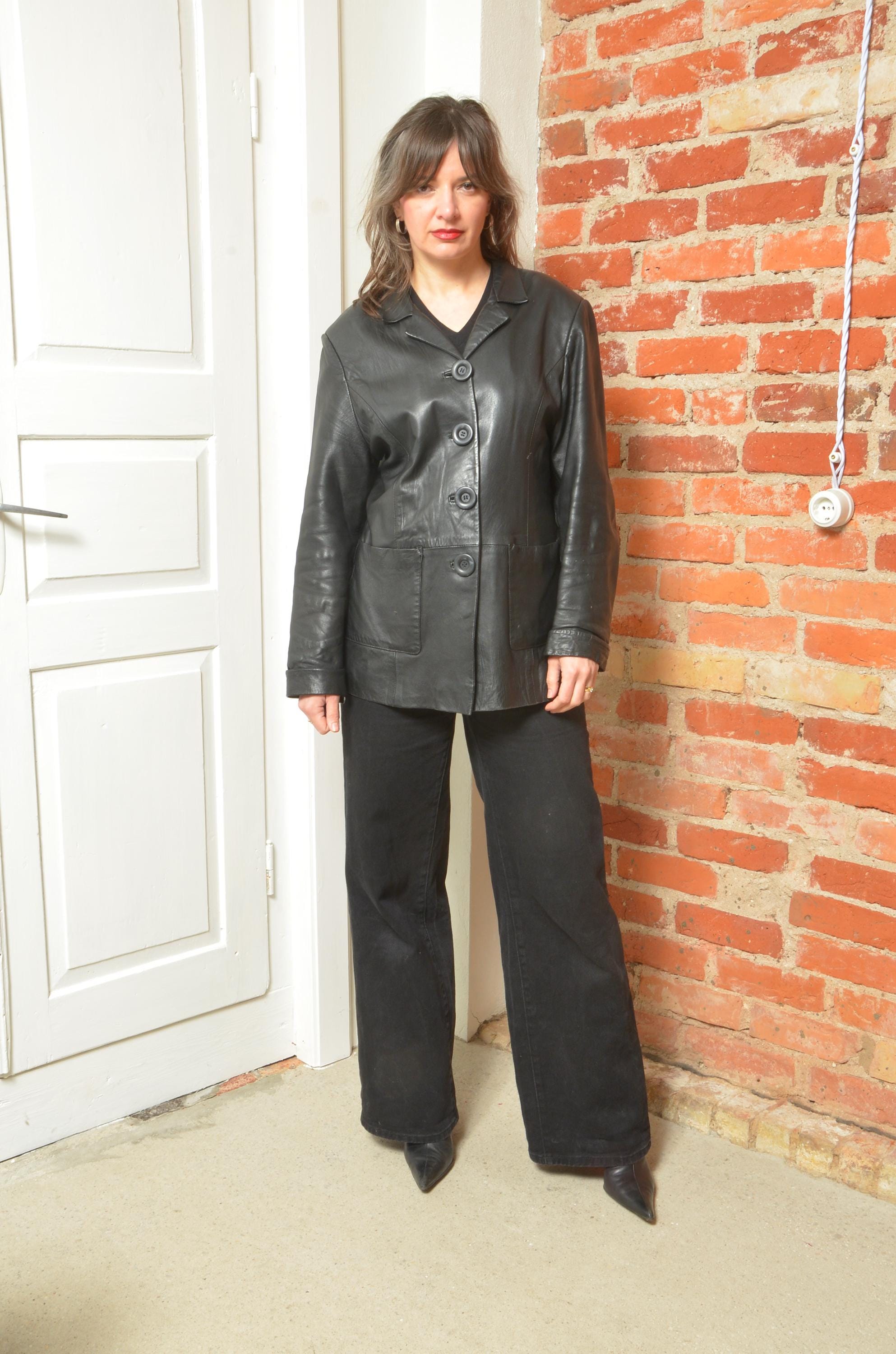 90s vintage short leather jacket （ M ） Vintage 90s Black Leather Men's Biker Jacket. Boxy Fit Soft