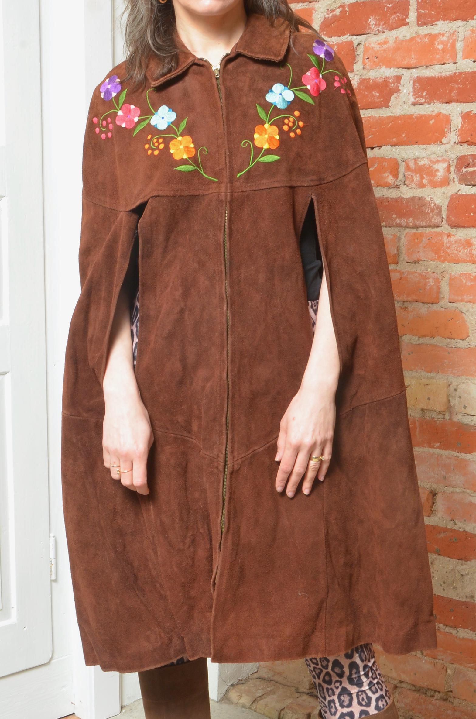 Vintage 70s Embroidery Suede Leather Zipper Cape Poncho