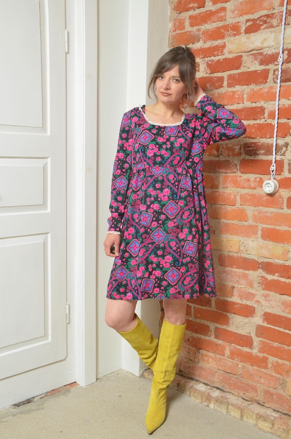 Vintage 70s Floral Mini Dress: Pink Rose Print Boho Long Sleeve