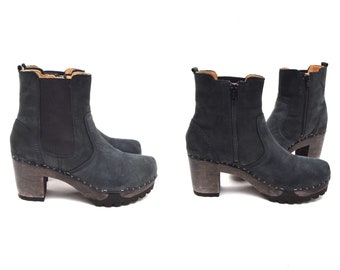 Vintage 90's Black Suede Leather Platform Clog Style Chunky Ankle Boots with Side Zippers