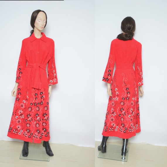Embroidered Floral Robe / Vintage 80s Button Terry