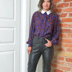 Vintage 80s Abstract Print Blouse with White Collar – Purple, Red, and Brown Geometric Pattern – Size Large