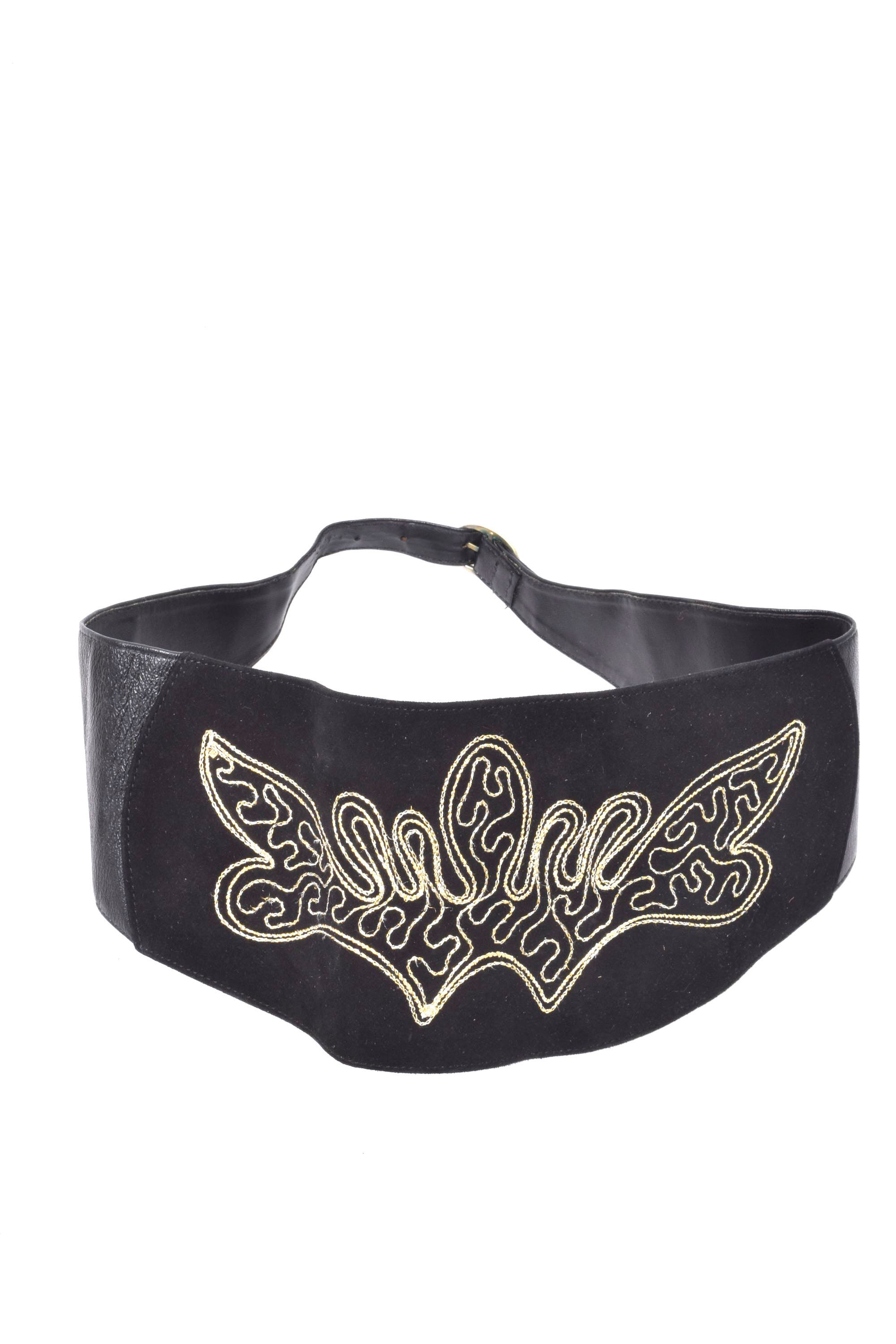 Vintage 90\'s  Black Leather Gold Butterfly Black Rhinestone Buckle Womens Sm‎ Vintage Trifari Black Enamel Rhinestone Butterfly Brooch  main image 4